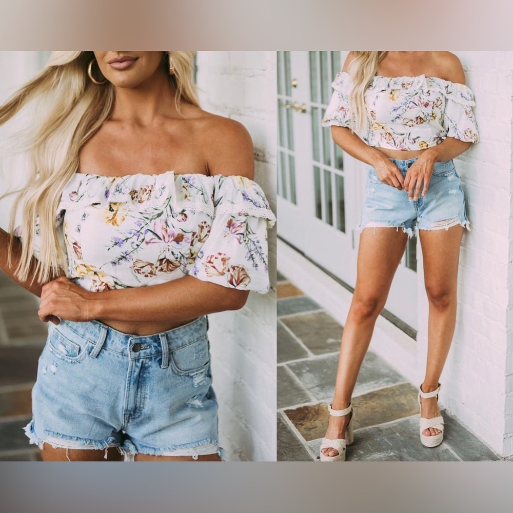 NWOT Fanco Bubble Sleeve Crop Top
